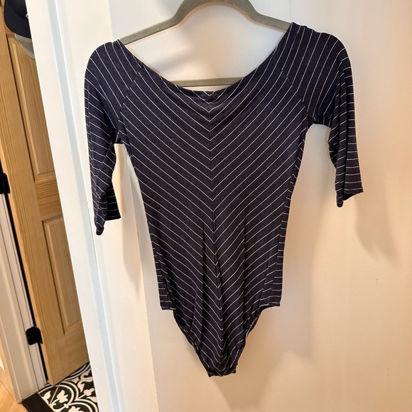 Off the shoulder bodysuit - Picture 6 of 6